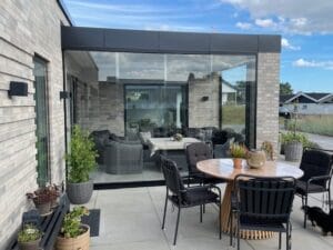 Skydeglas terrasse i Blokhus - billede 1